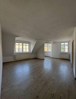 Lichtdurchflutete 2-Zimmer-Wohnung - Crimmitschau