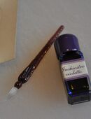 Mini Kalligraphie Glasfeder in violett mit Tinte in Geschenkverpackung in 63755