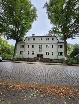 Schöne neu errichtete 3 bis 4 Zimmer-Dachgeschosswohnung mit geh. Innenausstattung und Dachterrasse - Berlin