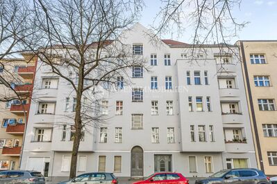 VERMIETET! *PROVISIONSFREI* 5-Zimmer Altbauwohnung, sehr gepflegt, fußläufig zum Ku 'Damm
