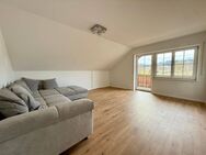 Hell & gepflegt! Neu renovierte 4-Zi-DG mit Küche, Garage und großem Balkon in ruhiger Lage - Bad Griesbach (Rottal)