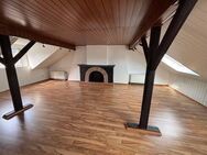 Coole Studentenwohnung - DG - Hell - großzügiger Wohn-/Schlafraum - Küche mit EBK - Duschbad - Diele - Gartennutzung - Essen