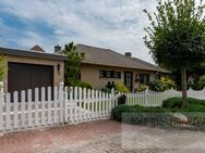 VERKAUFT !!! Charmanter gepflegter Bungalow mit Garage und tollem kleinen Garten - Saterland