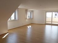 Helle, freundliche 3,5 Zimmerdachgeschosswohnung in betreuter-Wohnen-Anlage zu verkaufen, Ruhige Lage in Radolfzell-Güttingen, - Radolfzell (Bodensee)