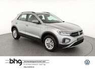 VW T-Roc, 1.5 TSI Life, Jahr 2023 - Reutlingen