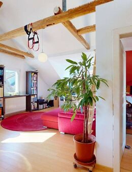 Stilvoll renovierte Dachgeschosswohnung - Frankfurt (Main)
