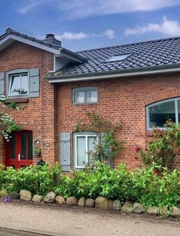 Historischer Charme zum Verlieben mit Traumgrundstück! - Damlos