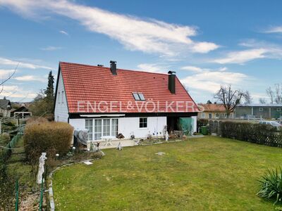 Charmantes EFH mit traumhaftem Garten