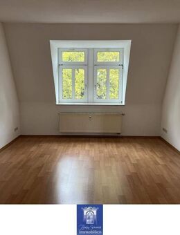 Pirna! Individuelle Dachgeschosswohnung mit Balkon und Tageslichtbad! - Pirna