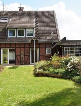 Eine richtig schöne Ecke: Doppelhaushälfte mit viel Platz und Traumgarten zum Wohlfühlen - Düsseldorf