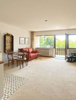 RESERVIERT - Charmante & Möblierte 1,5 Zimmer Wohnung in Monakam mit XXL-Balkon, Blick ins Grüne, Einzelgarage - Bad Liebenzell