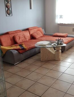 Gepflegte 3,5-Zimmer-Erdgeschosswohnung mit Gartenanteil in Oberboihingen- - Oberboihingen