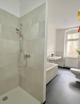 Erstbezug nach Sanierung |Bad mit Wanne und Dusche | Gäste-WC | Abstellkammer - Dresden