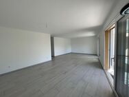 Moderne 3,5 Zimmer-Wohnung mit schöner Terrasse und Grundstück in Friedrichshafen - Friedrichshafen