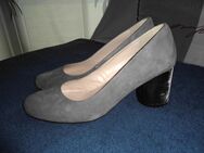 Pumps hellgrau mit Samtabsatz von MADELEINE , TOP EDEL Gr. 40/41 - VB 25€ - Magdeburg