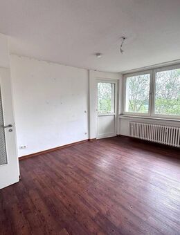 **tolle sanierte 3 Zimmer Wohnung mit Dusche im 1. OG ** - Duisburg