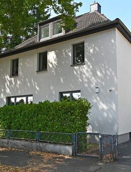 Höseler Familien-Herzstück! Restauriertes, freistehendes 30er-Jahre-Haus mit tollem Garten - Ratingen