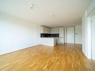 Gemütliche Zweizimmerwohnung mit Einbauküche und Balkon ins Grüne - Regensburg