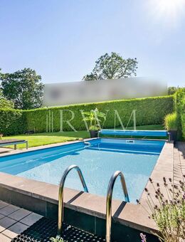Traumhaftes Einfamilienhaus mit schönem Garten, mediterranem Flair + Pool in begehrter Halbhöhenlage - Esslingen (Neckar)