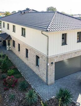 Attraktives Energie-Effizienz-Wohnhaus mit 5 Schlafzimmern und 2 Badezimmern, ruhige Lage mit großem Garten. - Twistringen