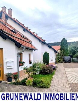 Charmante Eigentumswohnung - bezugsfrei mit Gartenanteil und PKW-Stellplätzen - Jena