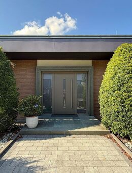 Imposante Unternehmervilla mit Traumblick - Nieder-Olm