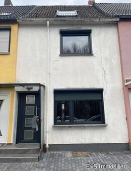 Modernisierungsbedürftiges Reihenmittelhaus in Kassel-Harleshausen - Kassel