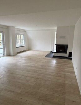 großzügige Wohnung, 6 Zimmer über 2 Geschoße - Hamburg