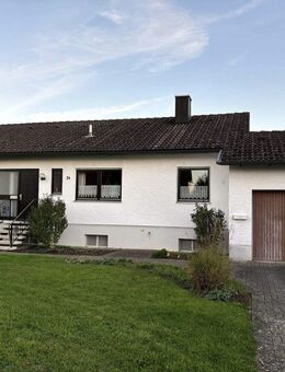 Trautes Heim, Glück allein - Einfamilienhaus mit Garten und Garage - Freystadt