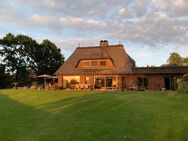 Exquisites Landhaus unter Reet: Luxus trifft Natur Schleswig-Holstein nahe Kiel - Wattenbek