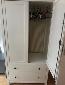 Weißer Kleiderschrank zu verschenken - München