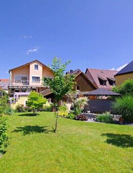 Zentral | Modern | Geräumig Charmantes Zweifamilienhaus mit Traumgarten - Beratzhausen