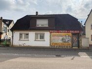 Freundliches Wohnhaus mit verm. Gewerbeeinheit in 96103 Hallstadt - Hallstadt