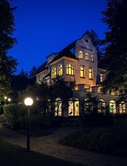 Reutlingen: Gründerzeitvilla mit zwei genehmigten Baufenstern - Reutlingen