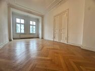 Renovierungsbedürftige 5,5-Zimmer-Eigentumswohnung mit östlichem Balkon in Berlin-Charlottenburg - Berlin
