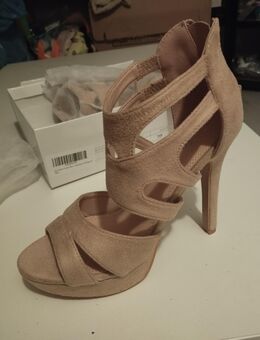 Beige high heels - Gevelsberg
