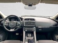 Jaguar F-Pace 30d R-Sport AWD Blackp. HuD Winterp. TFT - Bruchköbel