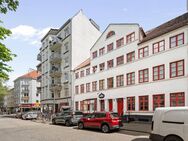 + Denkmalgeschütztes Mehrfamilienhaus in St. Pauli + - Hamburg
