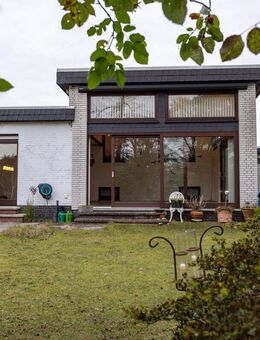 *** seltener SEEBLICK in einer der TOP LAGEN von GANDERKESEE HEIDE mit GARAGE und WINTERGARTEN *** - Ganderkesee