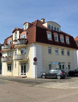 *** Umwandlung zur barrierefreien Erdgeschosswohnung möglich - bisherige Gewerbeeinheit mit Stellplätzen und Keller zu verkaufen *** - Bitterfeld-Wolfen