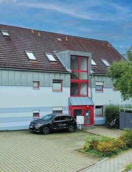 Stilvoll Wohnen: Sonnige 2-Zimmer-Wohnung mit Terrasse im Altenhof - Neumarkt (Oberpfalz)