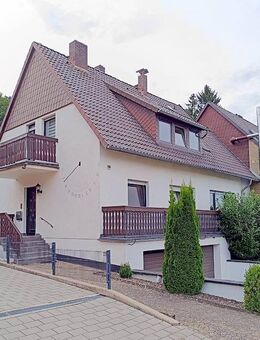 Hohenrode - Zweifamilienhaus idyllisch-ruhig gelegen mit großem Garten und Doppelgarage - Rinteln