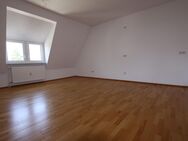 Friedberg: Gepflegte Dachgeschosswohnung mit ca. 92 m² Wohnfläche - Friedberg (Hessen)