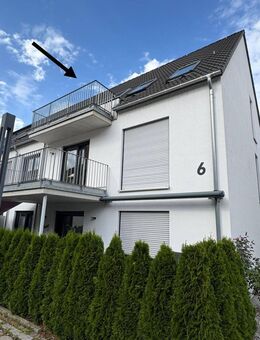 .::Sonnige 3-Zimmer-Wohnung im Dachgeschoss::.- - Waldenbuch