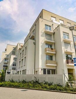 Lichterfülltes Wohnambiente mit exklusivem Komfort und zwei Balkonen in bester Lage - Frankfurt (Main)