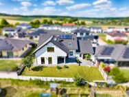 SOFORT FREI: Gehobener Bungalow mit Einliegerwohnung, neuwertig in massiver Bauweise, zu verkaufen - Weng