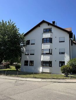 Charmante 2,5 Zimmer Wohnung in begehrter Wohnlage inkl. Balkon und TG-Stellplatz - Villingen-Schwenningen