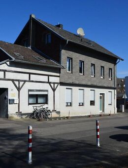 Mehrfamilienhaus für Handwerker/Investor zum Vermieten oder auch teilweise Eigennutz - Baesweiler