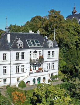 Wohnen wie im Märchen- Wohnung in der Kommandeursvilla direkt am Plöner Schloss - Plön