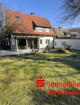 TOP FREISTEHENDES 2-FAMILIENHAUS MIT SCHÖNEM GRUNDSTÜCK IN WALTROP! - Waltrop